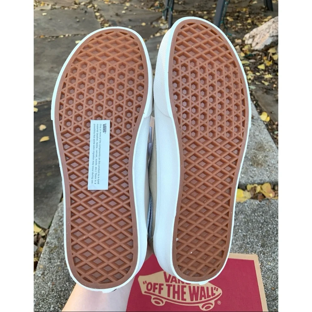 NWT Vans Old Skool Holiday Spice/Travertine Suede Size 6.5